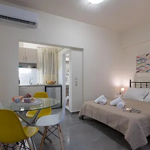 Luxury Apts Center Apartment